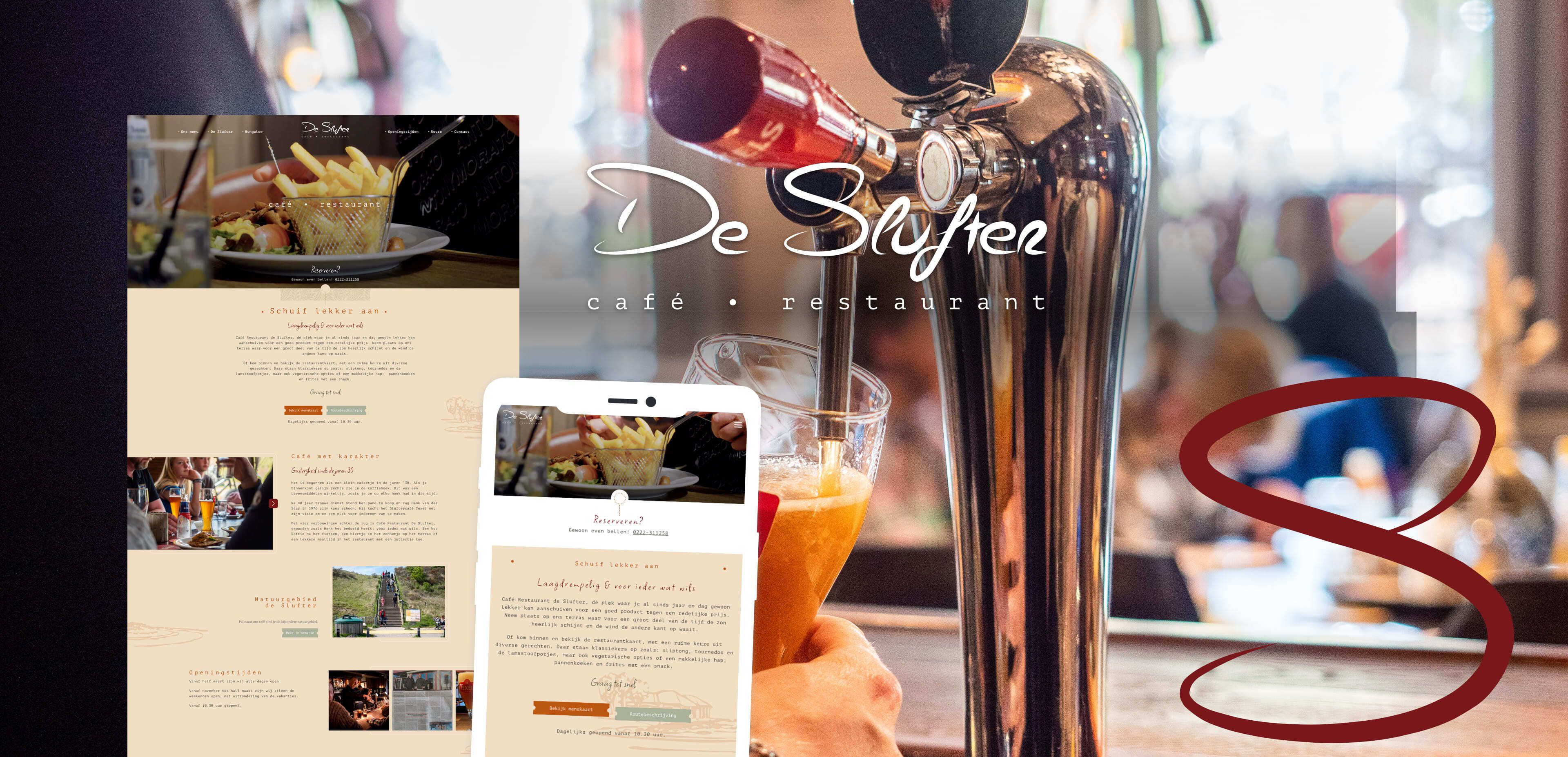 Een hand schenkt bier van de tap in een bar; daaroverheen zijn screenshots van de website van een restaurant te zien, met daarop de namen van café-restaurant De Slufter en hun online diensten, zoals websites en webshops.